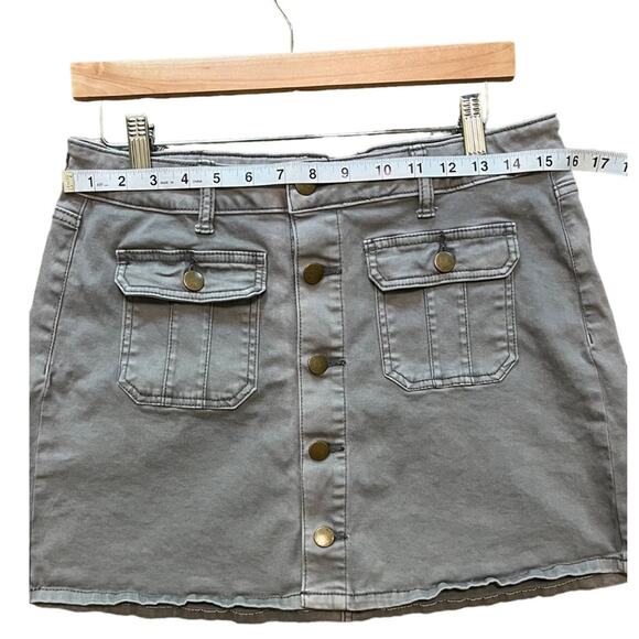 Altar'd State Womens Size M Gray Button Up Denim Cargo Mini Skirt - Picture 4 of 7